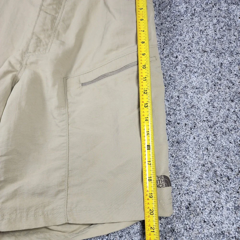 The North Face Shorts Mens Large Khaki Hiking Belted Cargo NWOT